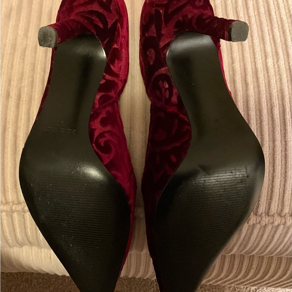 Nine West Velvet Pumps - Picture 3 of 6